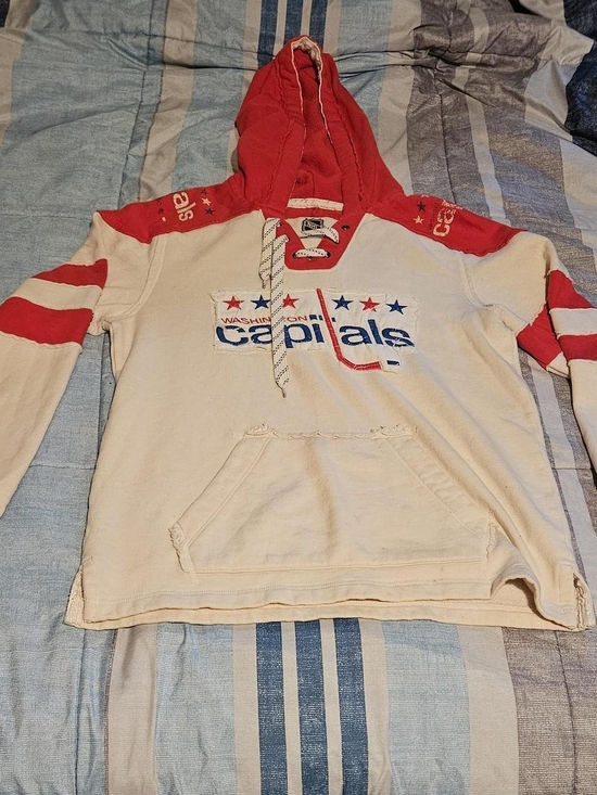 NHL Other - NHL Washington Capitals Cream and Red Crewneck Hooded Sweater